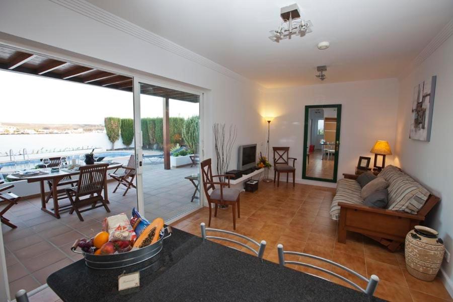 Villa Benita Playa Blanca Oda fotoğraf